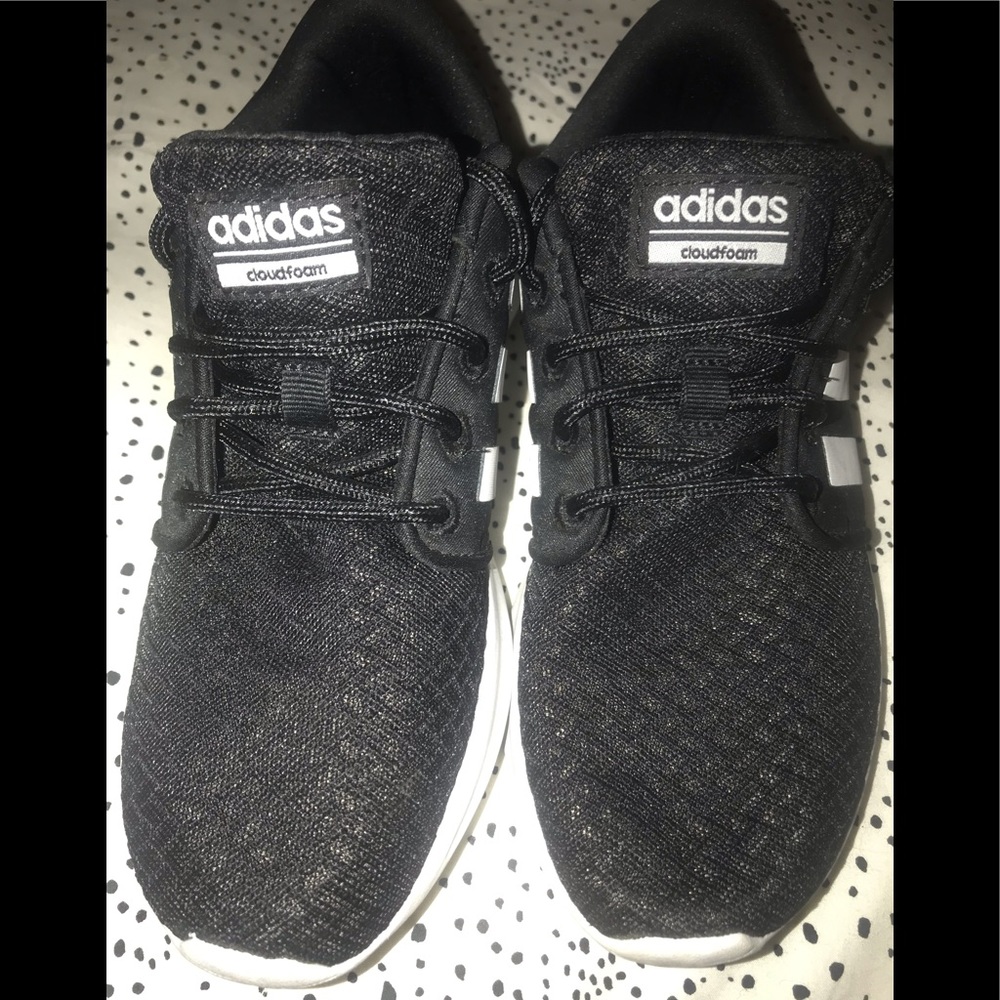 Adidas Women's Cloudform sz 6